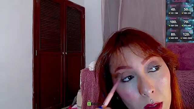 Snapshot of lanaturner_ chatting on October 15, 8:28 am lanaturner  online show from October 15, 8:28 am