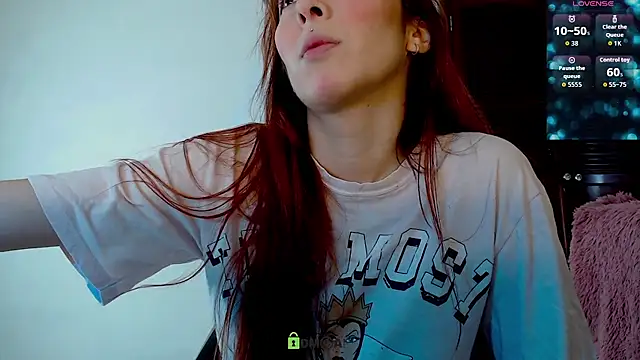 Snapshot of lanaturner_ chatting on October 2, 9:53 pm lanaturner  online show from October 2, 9:53 pm