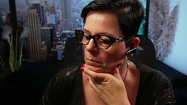 ninarandmann online show from November 2, 8:01 pm