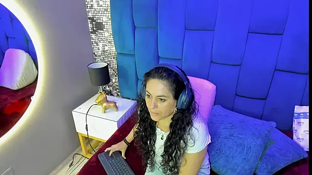 hanny milf online show from November 12, 11:19 am