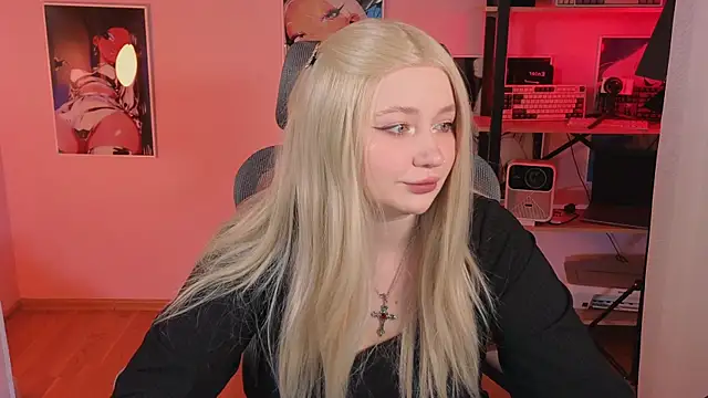 carolina elf online show from April 7, 5:20 am