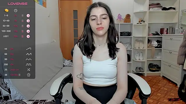 broosnica1 online show from April 15, 1:11 pm