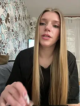 adel secret online show from April 7, 8:22 pm