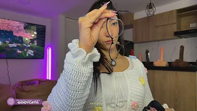 MarianaBranzz online show from April 8, 4:09 pm