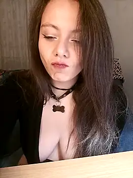 Kimiechanuwu online show from November 18, 5:03 pm