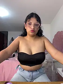 Snapshot of tati__22 chatting on October 6, 6:02 pm tati  22 online show from October 6, 6:02 pm