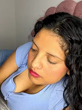 Snapshot of tati__22 chatting on September 13, 8:06 pm tati  22 online show from September 13, 8:06 pm