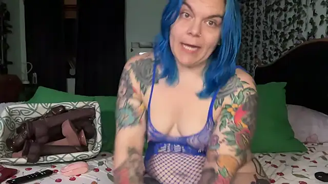 CherryBombBomb online show from February 22, 6:36 am