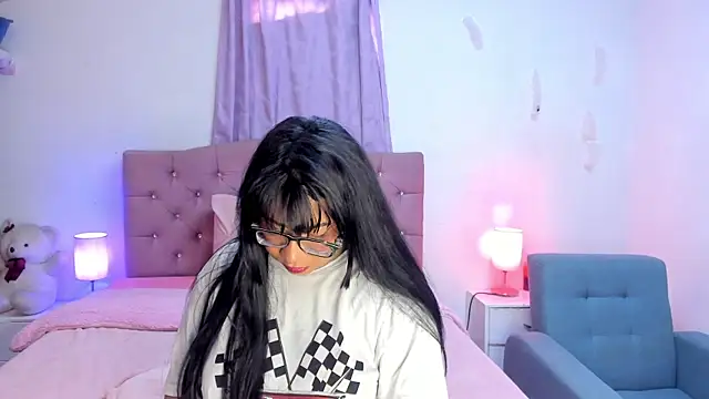 Latinabombsheell online show from December 15, 1:38 pm