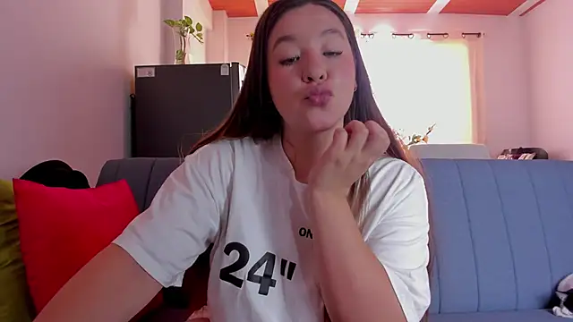 Snapshot of Simply_Zoe__ chatting on October 4, 4:55 pm Simply Zoe   online show from October 4, 4:55 pm