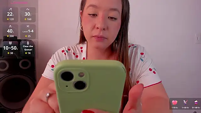 Snapshot of Simply_Zoe__ chatting on October 2, 3:50 pm Simply Zoe   online show from October 2, 3:50 pm