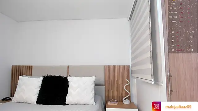 MalejaDiaz  online show from January 10, 4:55 pm