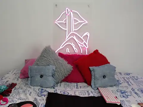 Rihana14 online show from September 15, 9:55 pm