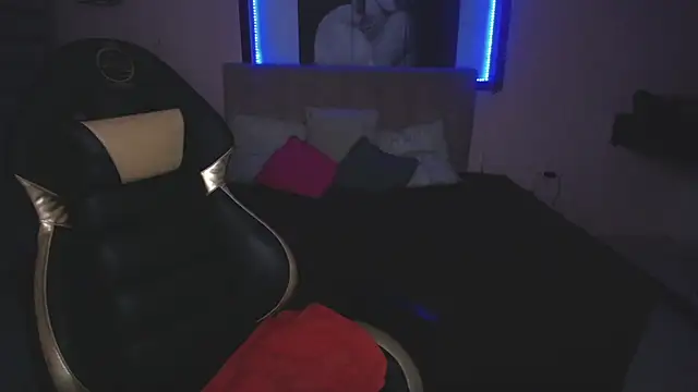 Andrea Ramos online show from October 16, 8:33 pm