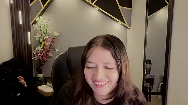 almma shy online show from September 11, 1:44 pm