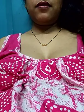 Snapshot of sexyindi_couple chatting on October 9, 1:26 pm sexyindi couple online show from October 9, 1:26 pm