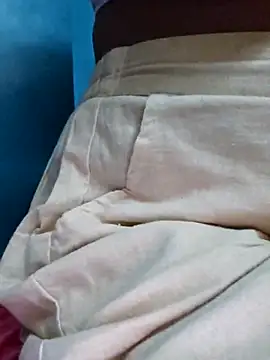 Snapshot of sexyindi_couple chatting on September 28, 1:49 pm sexyindi couple online show from September 28, 1:49 pm