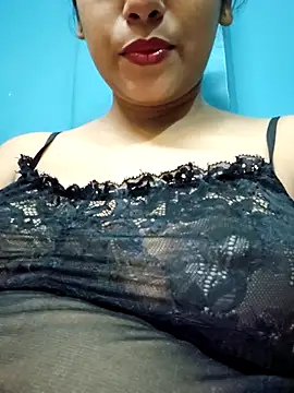 Snapshot of sexyindi_couple chatting on October 5, 1:27 pm sexyindi couple online show from October 5, 1:27 pm