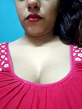 Snapshot of sexyindi_couple chatting on October 30, 6:27 am sexyindi couple online show from October 30, 6:27 am