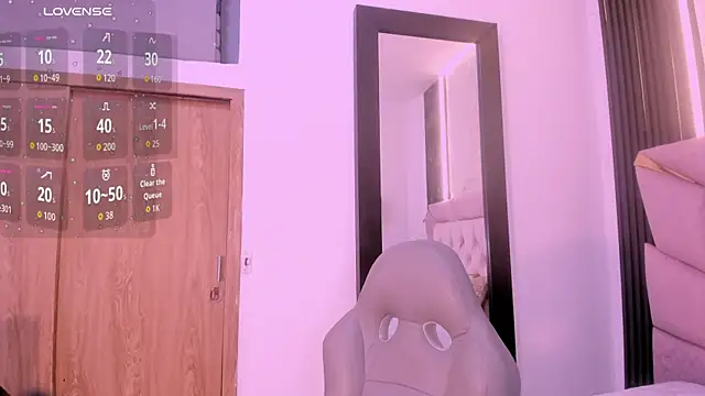 laurem-paulette online show from October 2, 7:41 pm