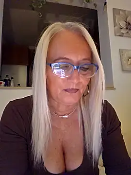 Snapshot of kikkastar chatting on September 14, 8:07 pm kikkastar online show from September 14, 8:07 pm