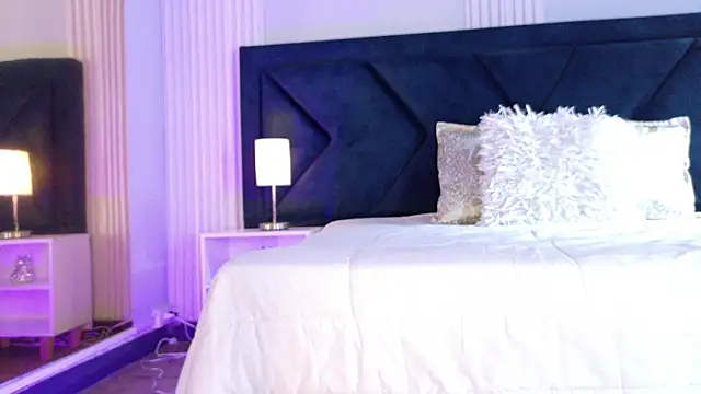 MollyCruz online show from October 29, 3:25 pm