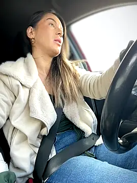 Snapshot of HotXMom chatting on October 12, 10:17 am HotXMom online show from October 12, 10:17 am