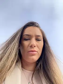 Snapshot of HotXMom chatting on September 16, 6:10 am HotXMom online show from September 16, 6:10 am