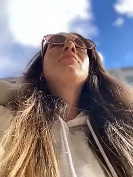 Snapshot of HotXMom chatting on October 19, 11:56 am HotXMom online show from October 19, 11:56 am