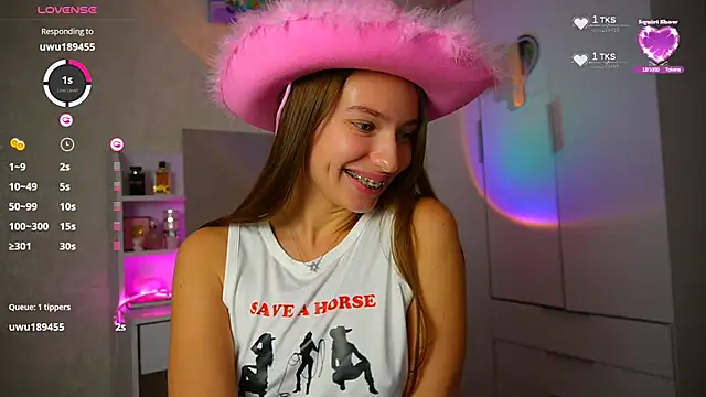 Snapshot of soffy__kisss chatting on October 3, 3:28 pm soffy  kisss online show from October 3, 3:28 pm