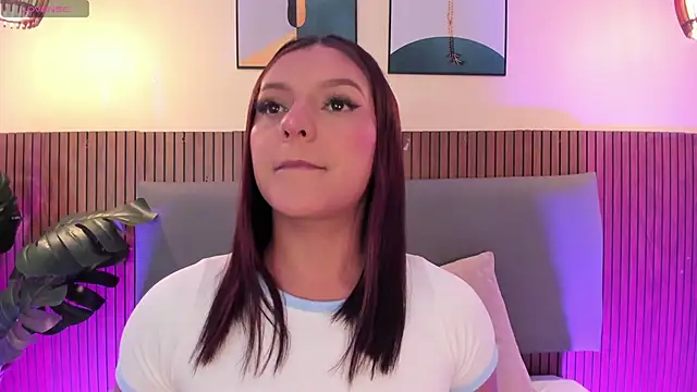 NicolleeEvanss online show from April 19, 11:10 am