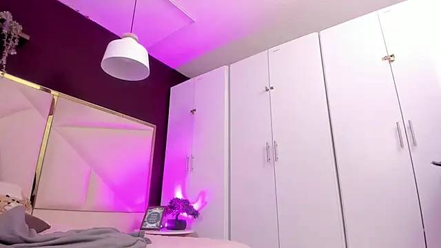 April bowie online show from September 30, 12:22 pm