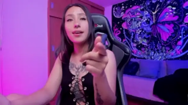 aciddollhell online show from December 2, 11:29 pm