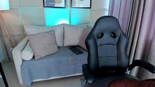 helenaduque  online show from March 26, 12:07 pm