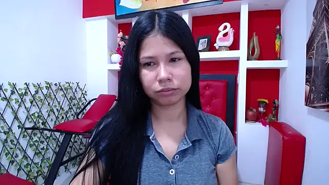 Letty Plugxo online show from December 2, 12:29 pm