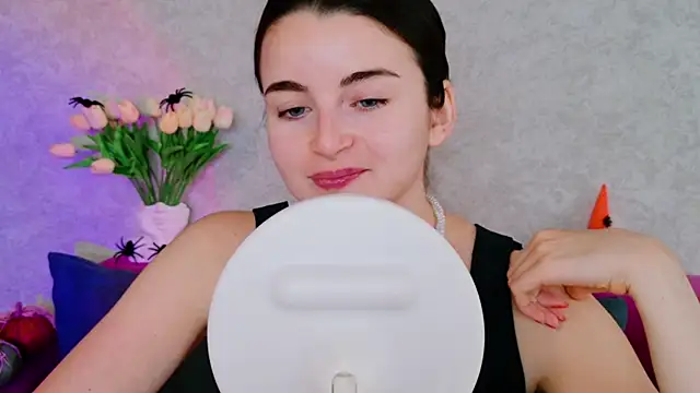 Miss Arwen online show from October 7, 5:23 am