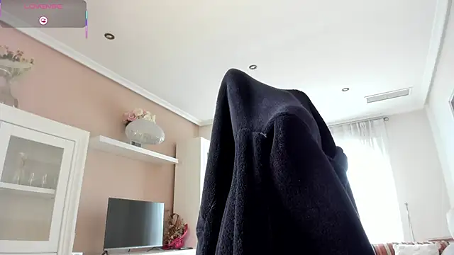 bella apont online show from November 25, 2:30 pm