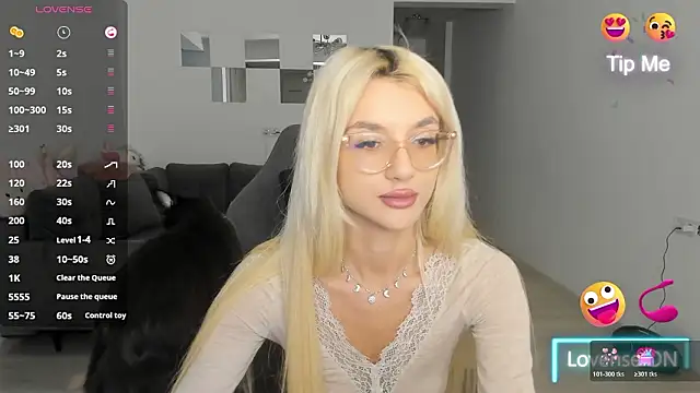 LovelyBianca online show from March 18, 1:54 am