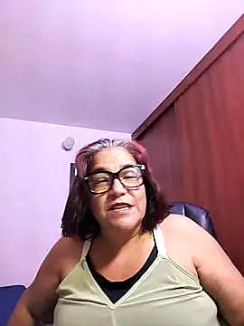 Snapshot of MARIANMILLS__ chatting on October 12, 1:24 pm MARIANMILLS   online show from October 12, 1:24 pm