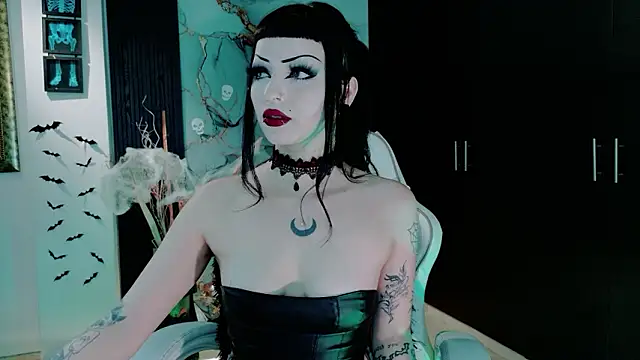 Madison Jackson online show from February 9, 9:50 pm