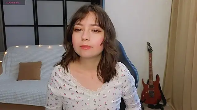 Lina Brownie online show from December 5, 4:23 am