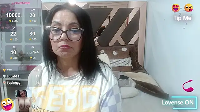 lindaesmeralda online show from September 28, 2:11 pm