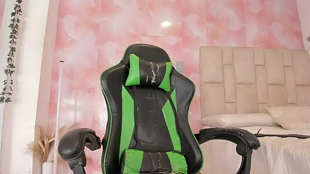 emily lean  online show from March 27, 2:24 am