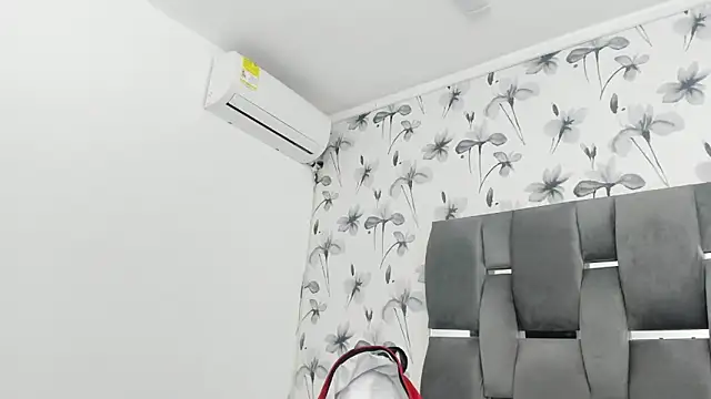 Ehotloveaxxx online show from September 10, 1:44 pm