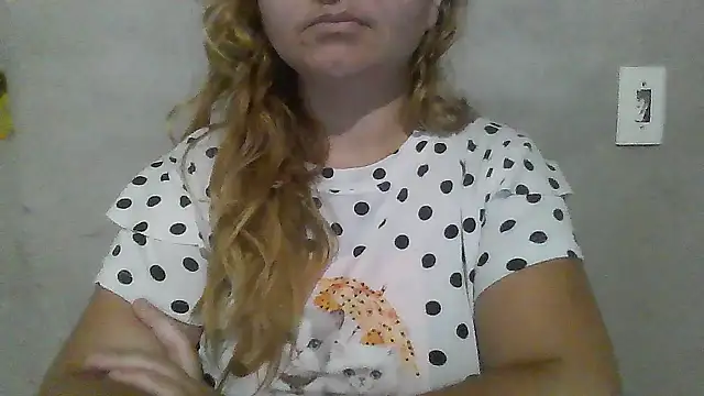 Snapshot of laiscibelle chatting on October 25, 10:27 pm laiscibelle online show from October 25, 10:27 pm