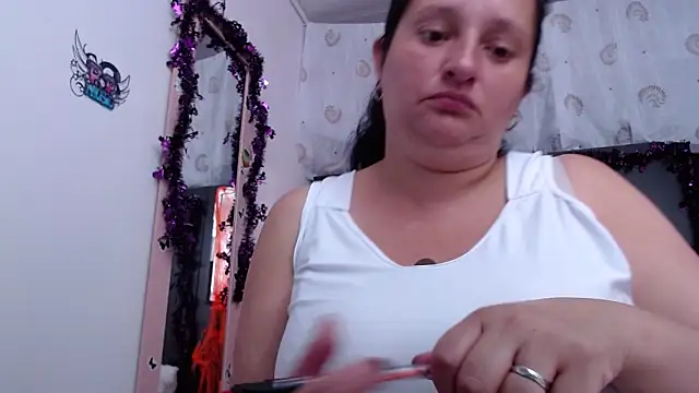 CristialJones  online show from October 20, 2:09 pm