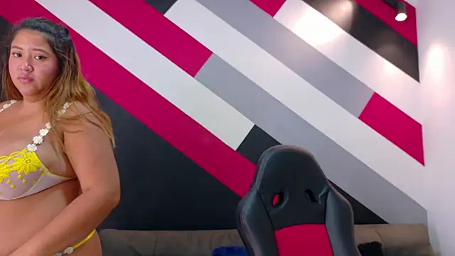 I am yours- online show from November 11, 11:40 am