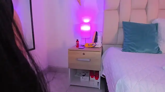 sarita lopez9306 online show from October 21, 1:04 pm