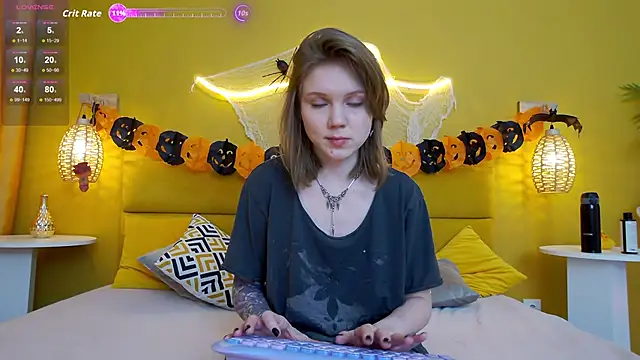 Snapshot of lessysweety chatting on October 23, 3:12 am lessysweety online show from October 23, 3:12 am