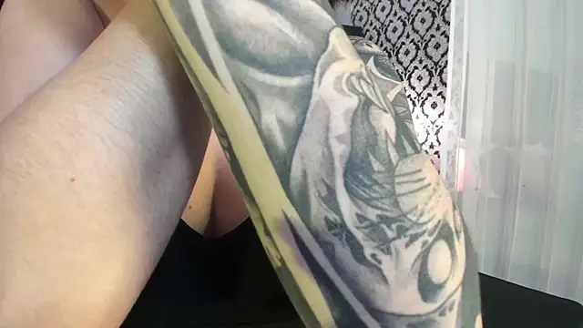 Adeelinee online show from November 12, 8:18 pm